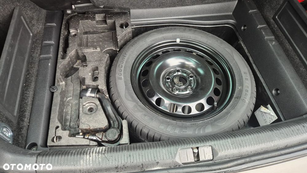Volkswagen Passat - 15