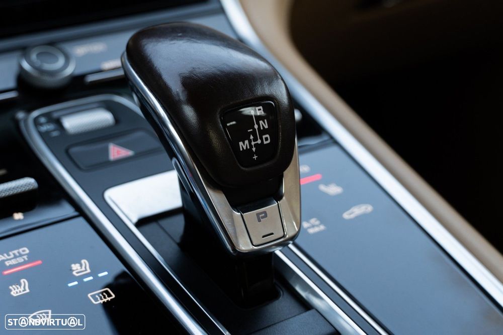Porsche Panamera 4 S - 27
