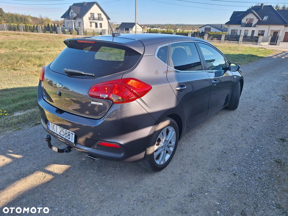 Kia Ceed - 13
