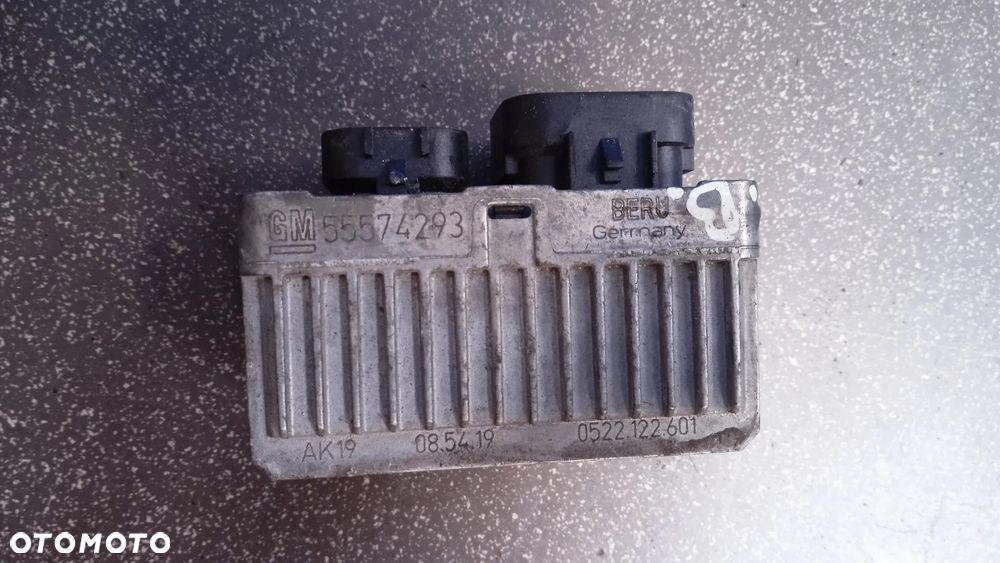 Przekaźnik świec żarowych 55574293 Opel Meriva B - 1