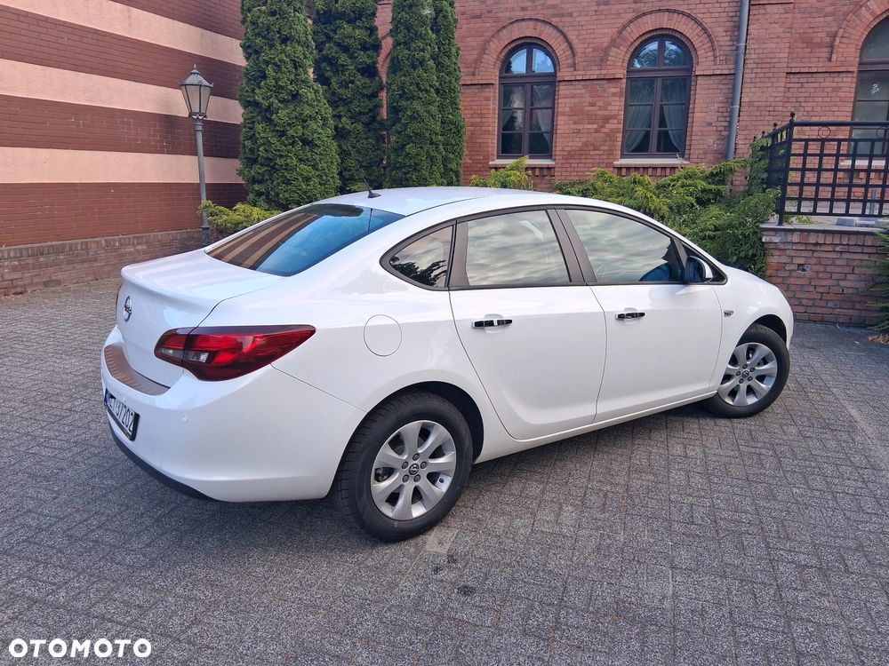 Opel Astra 1.6 Business EU6 - 7