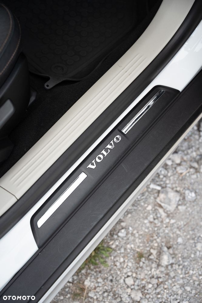 Volvo V40 D4 Geartronic Momentum - 33