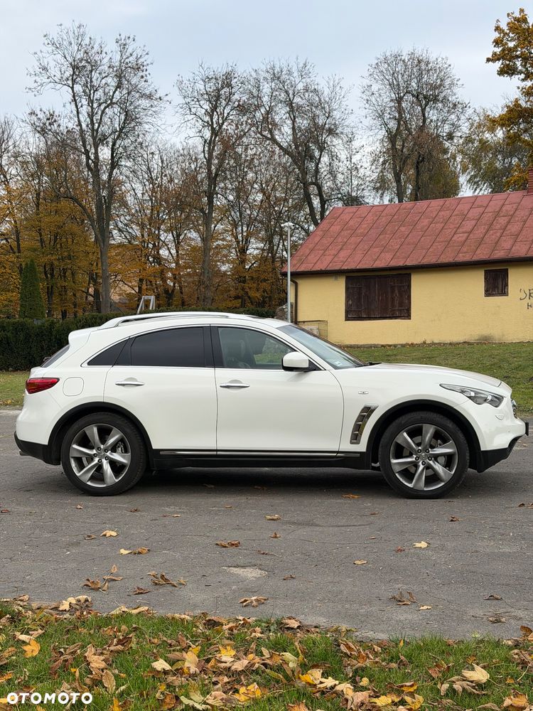 Infiniti FX - 5