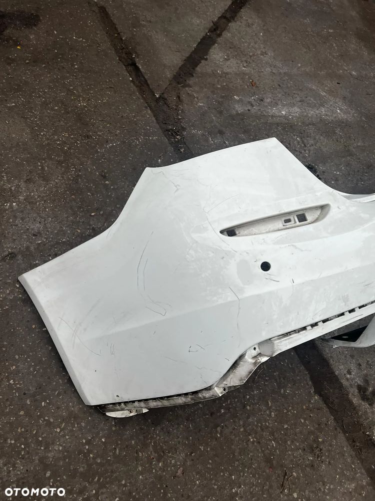 ZDERZAK MASERATI QUATTROPORTE Biały 670010263 - 2