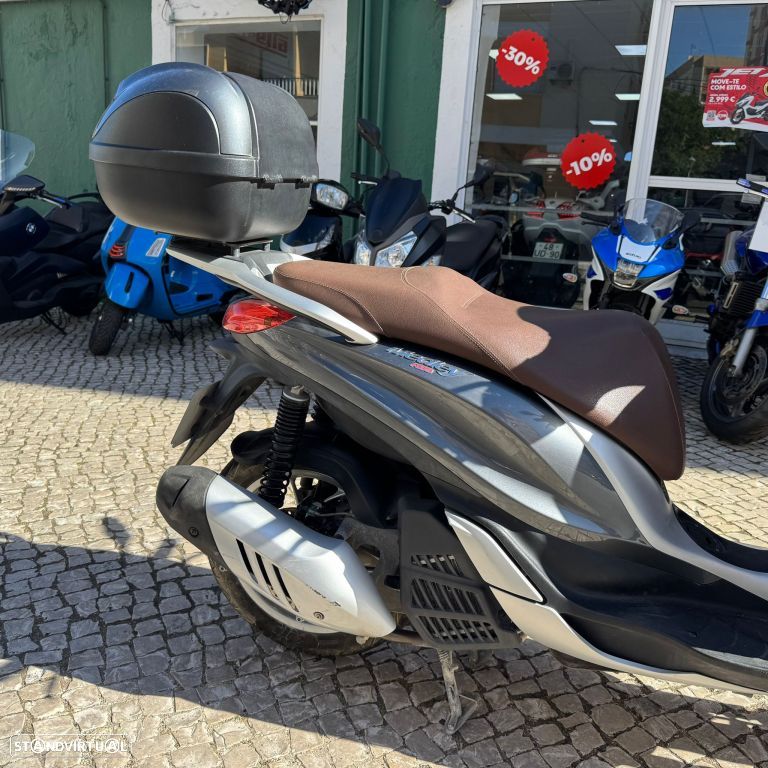 Piaggio Medley 125 - 12