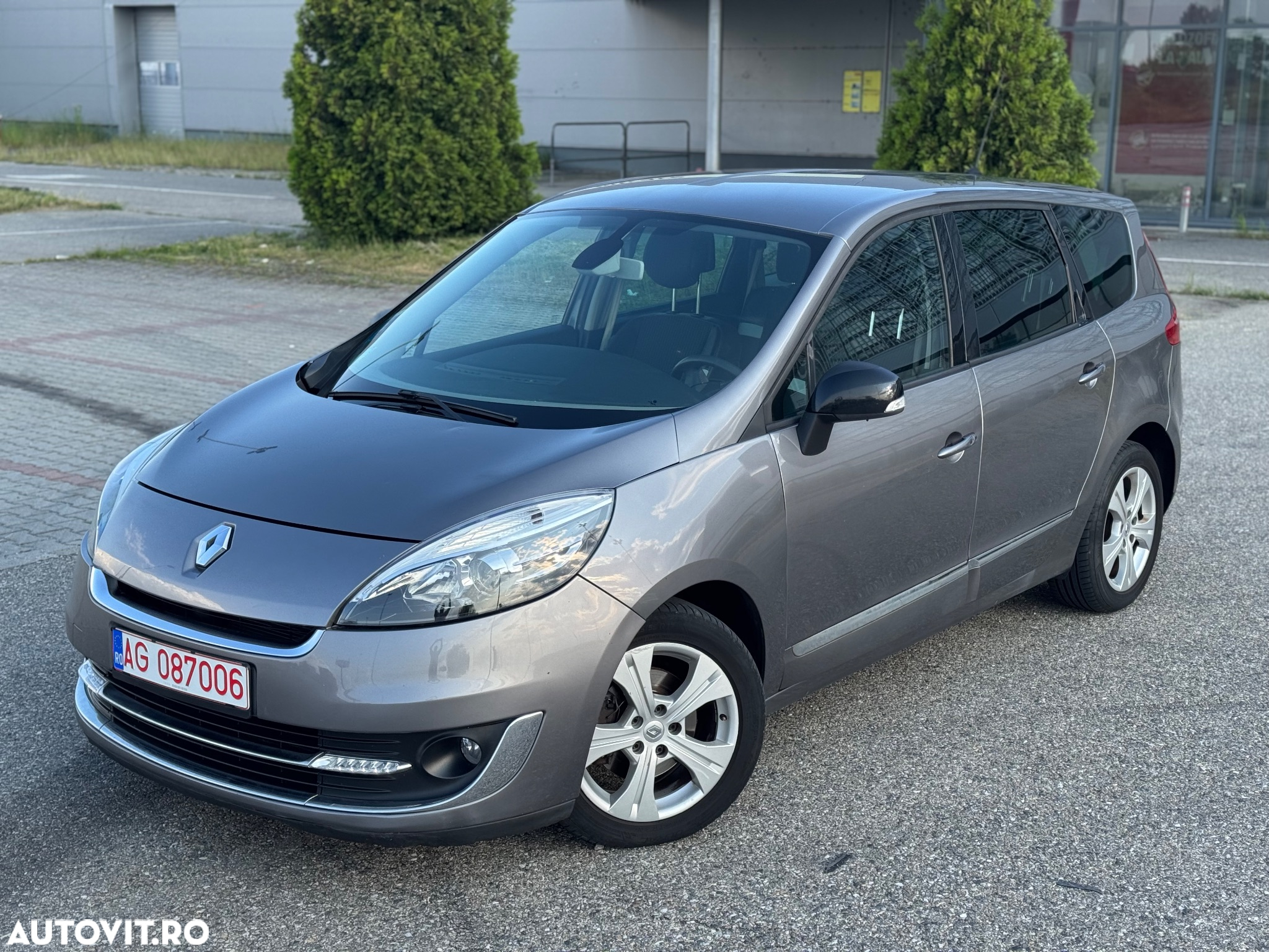 Renault Grand Scenic dCi 130 FAP Start & Stop Bose Edition - 2