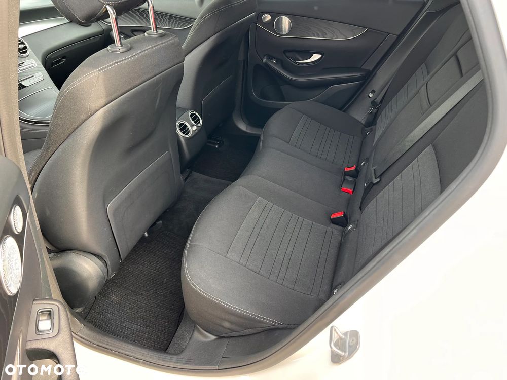 Mercedes-Benz GLC 350 d 4Matic 9G-TRONIC AMG Line - 30