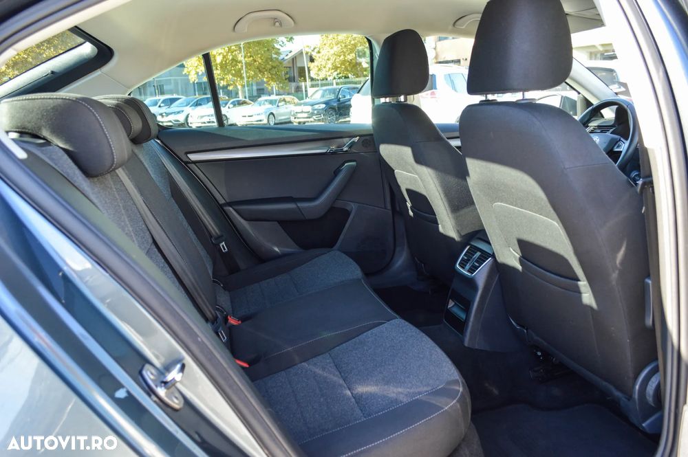 Skoda Octavia 1.5 TSI DSG MHEV Ambition - 32