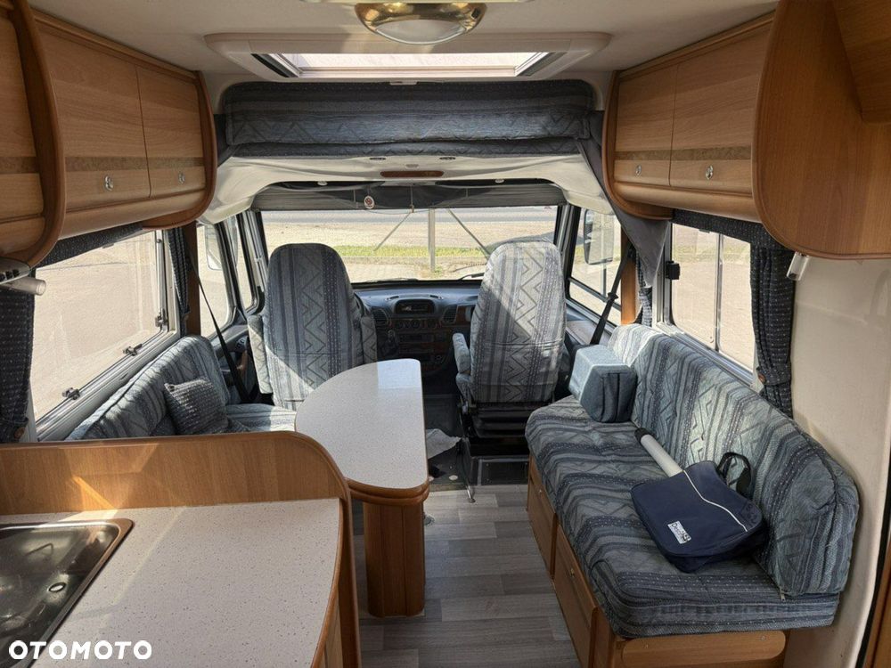 Mercedes-Benz Sprinter - 16