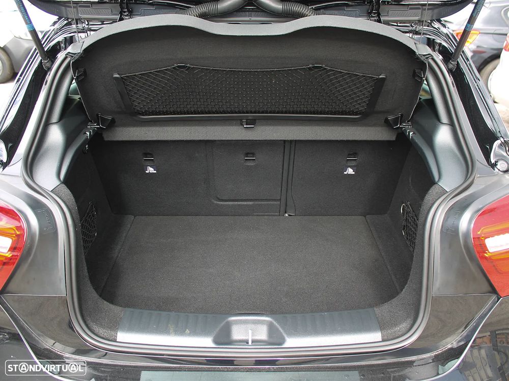 Mercedes-Benz A 180 d Urban - 16
