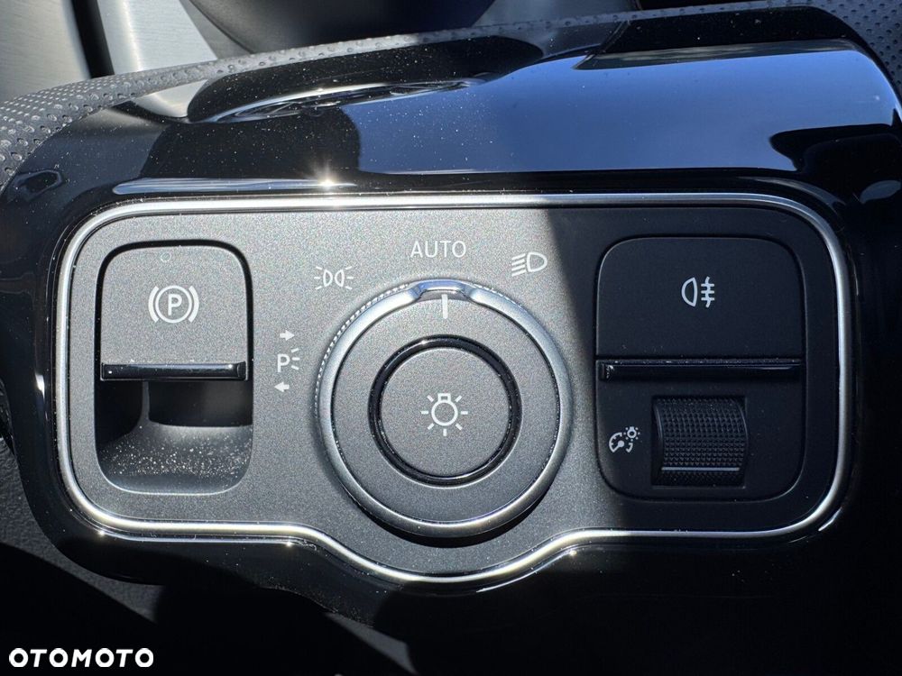 Mercedes-Benz CLA 220 d AMG Line 8G-DCT - 28