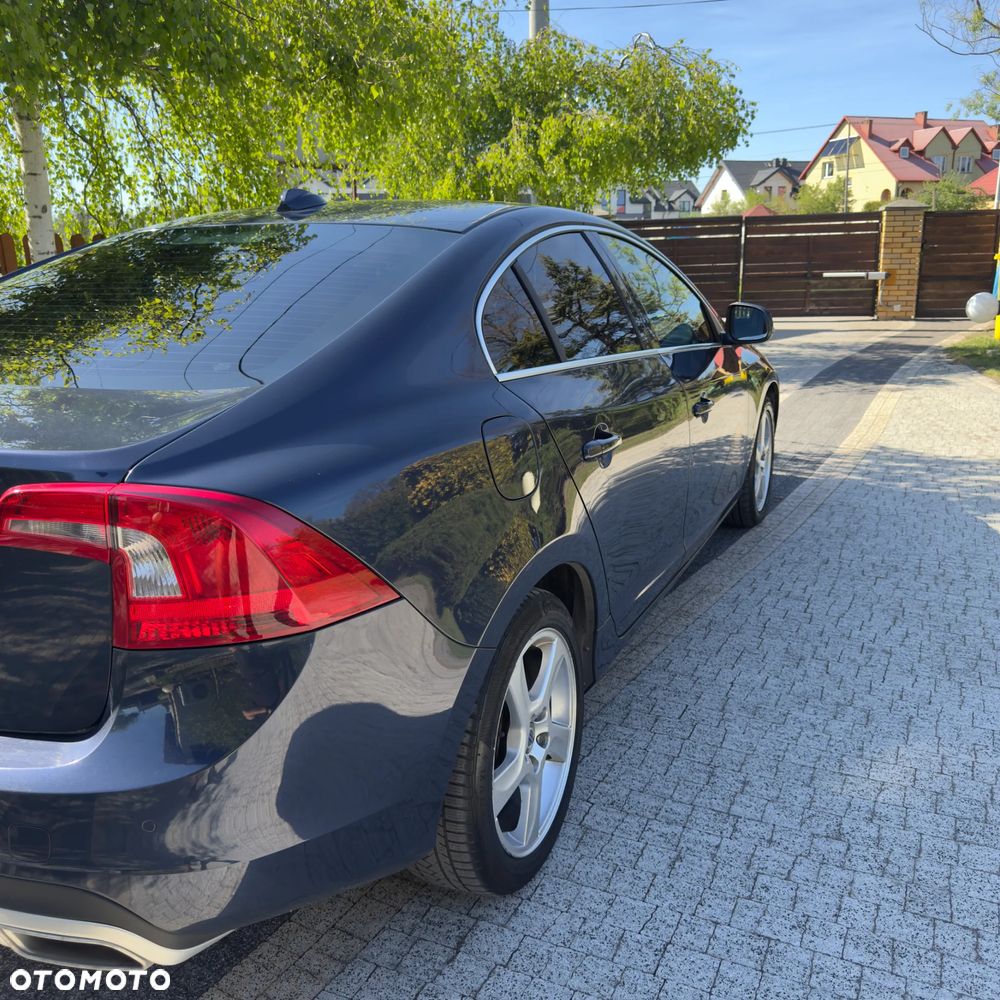 Volvo S60 D3 Momentum - 4