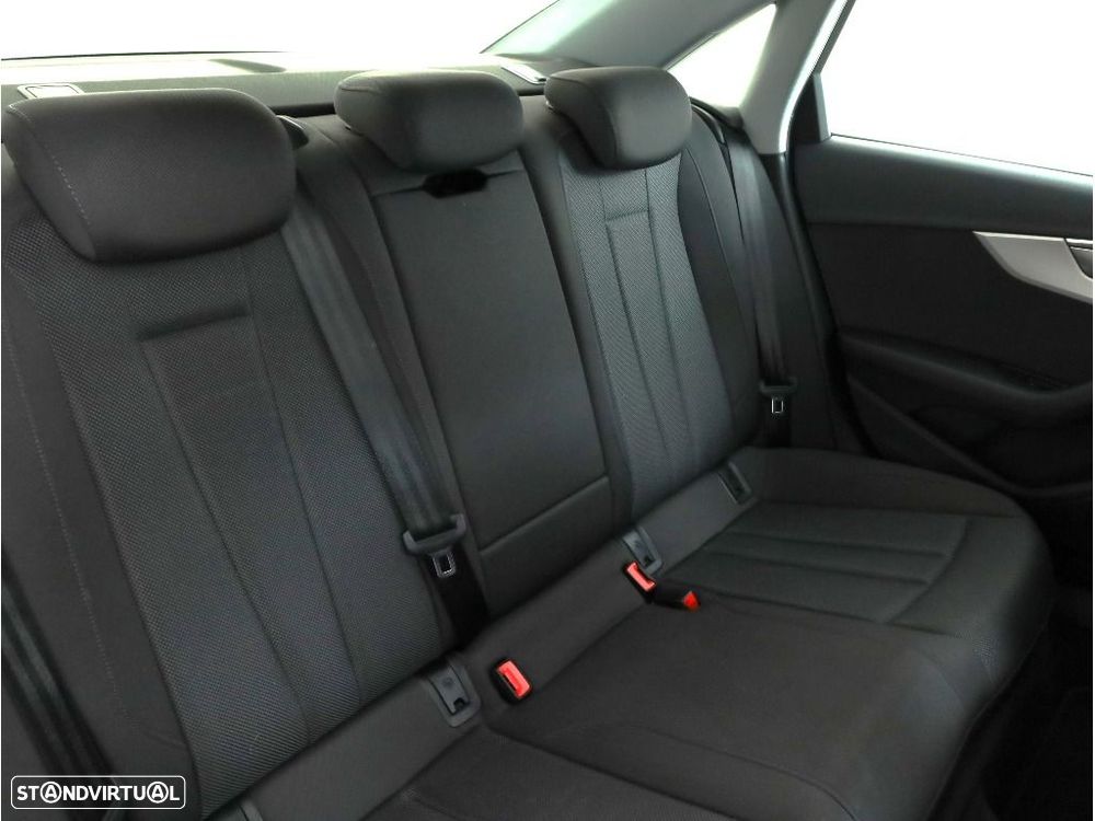 Audi A4 35 TDI S tronic - 16