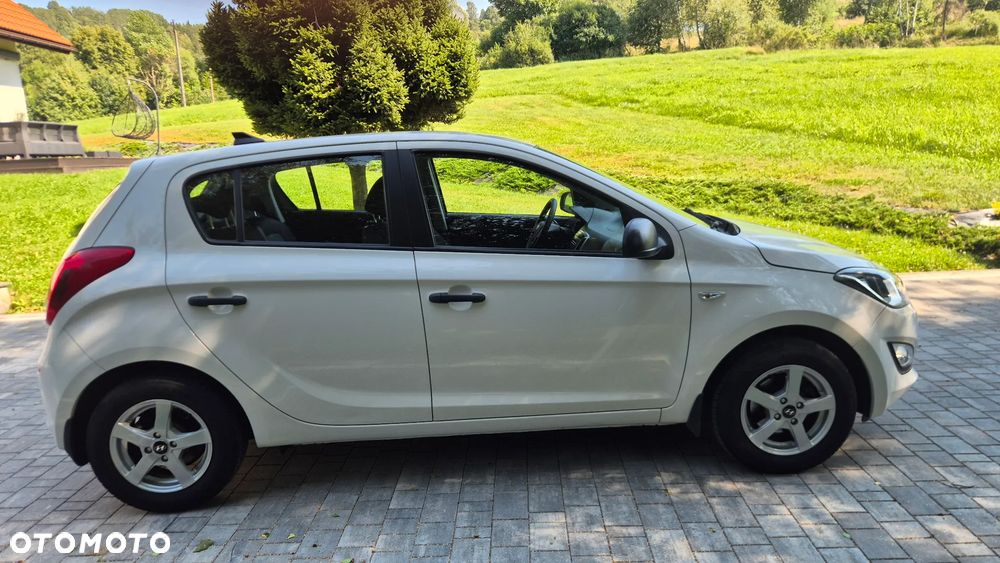 Hyundai i20 1.2 Trend - 13