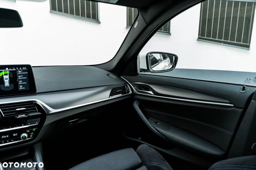 BMW Seria 5 520d xDrive mHEV M Sport sport - 28