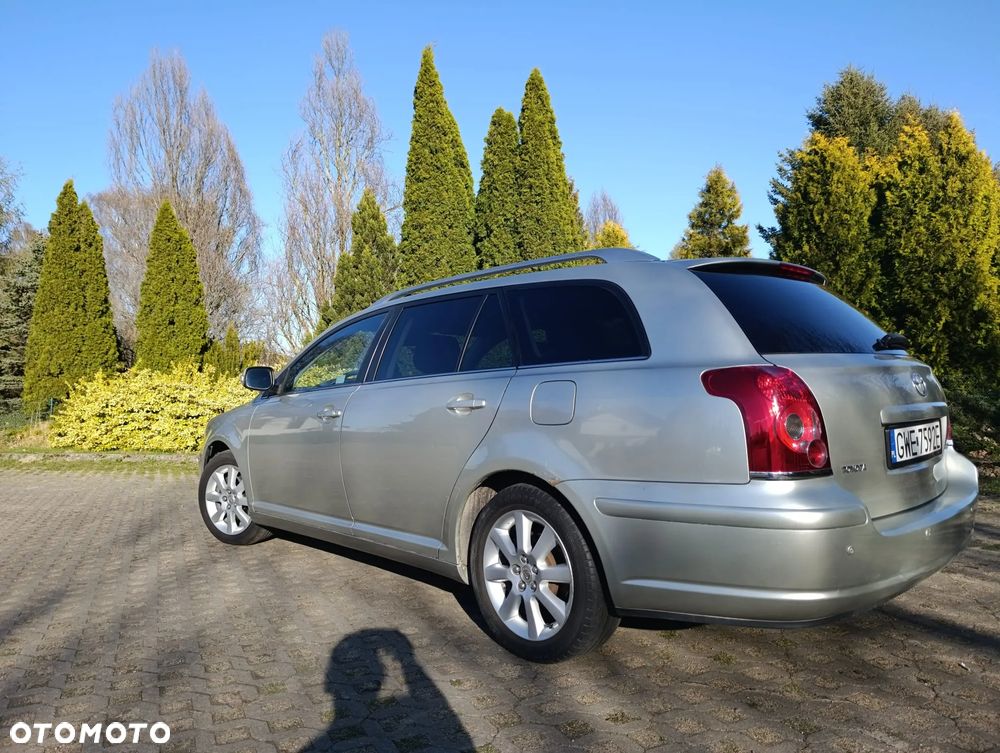 Toyota Avensis 1.8 VVT-i Sol - 17