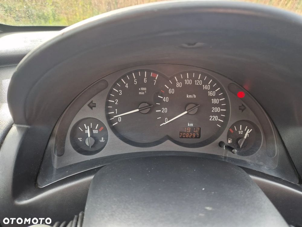 Opel Corsa - 8