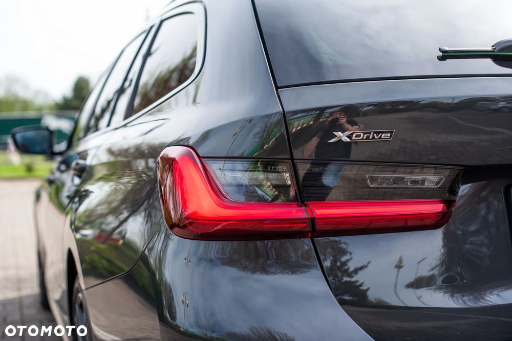 BMW Seria 3 330d xDrive Advantage - 9