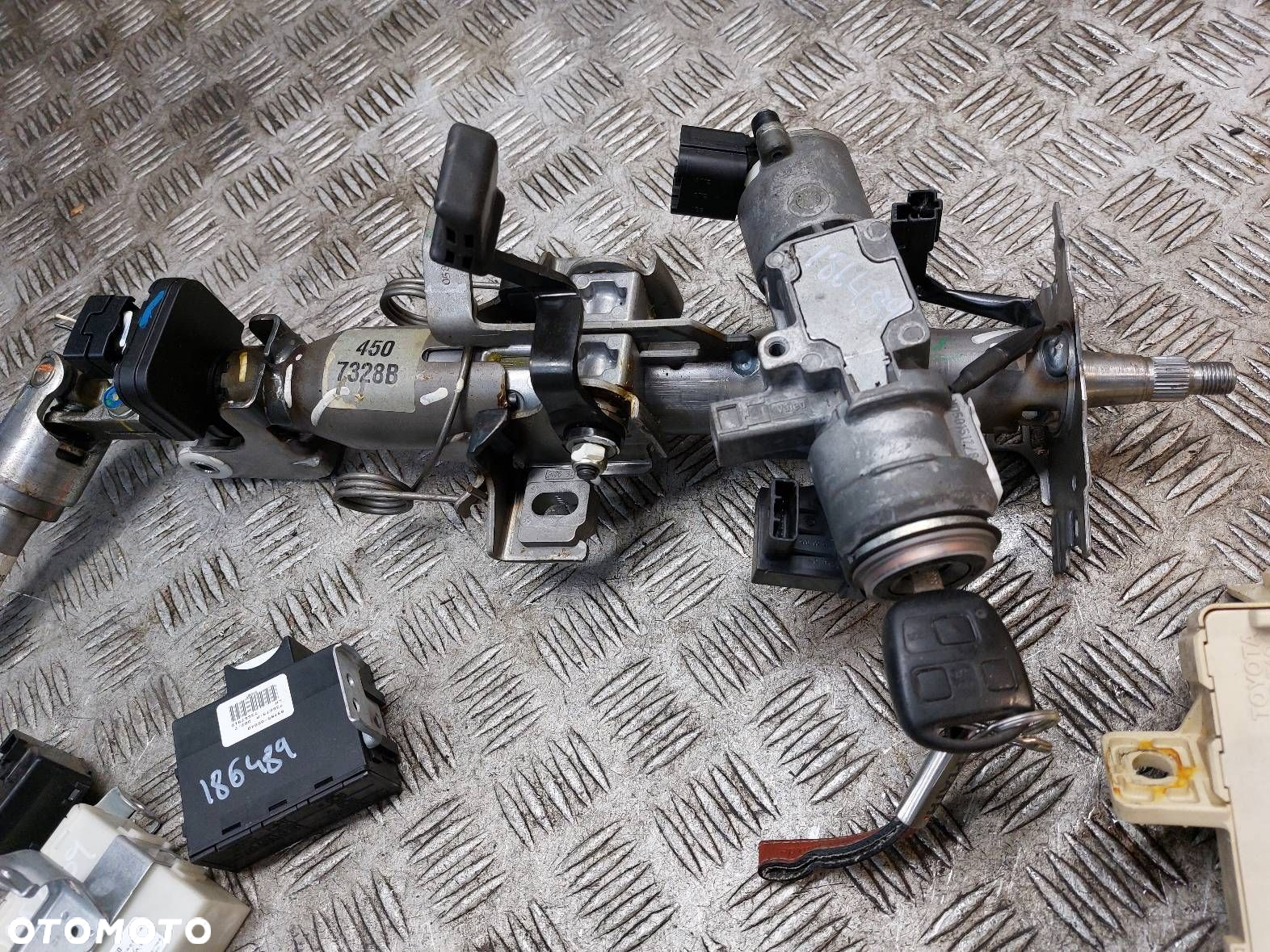 ZESTAW STARTOWY AVENSIS T25 LIFT 2.0 D4D 89661-05A51 - 2