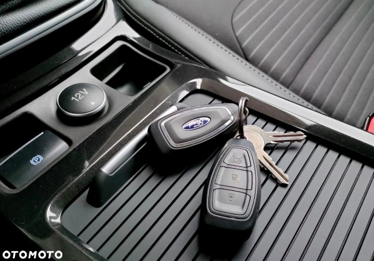 Ford Kuga - 22