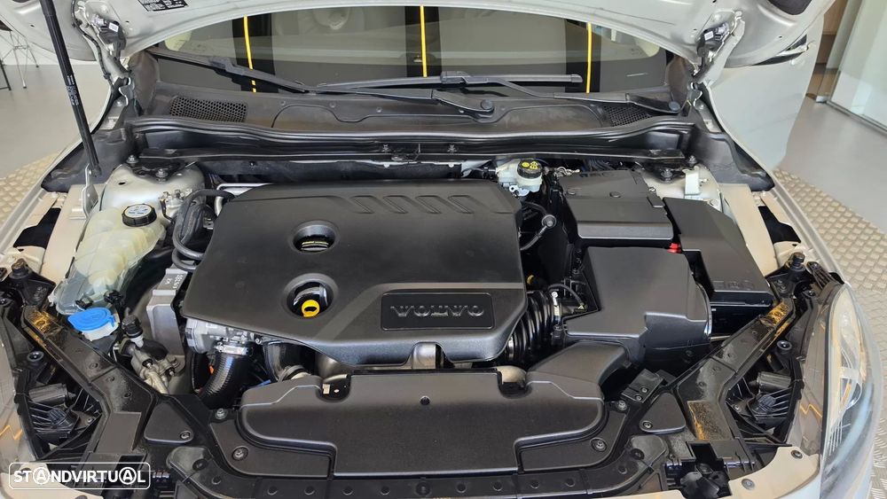 Volvo V40 Cross Country 1.6 D2 Summum - 29