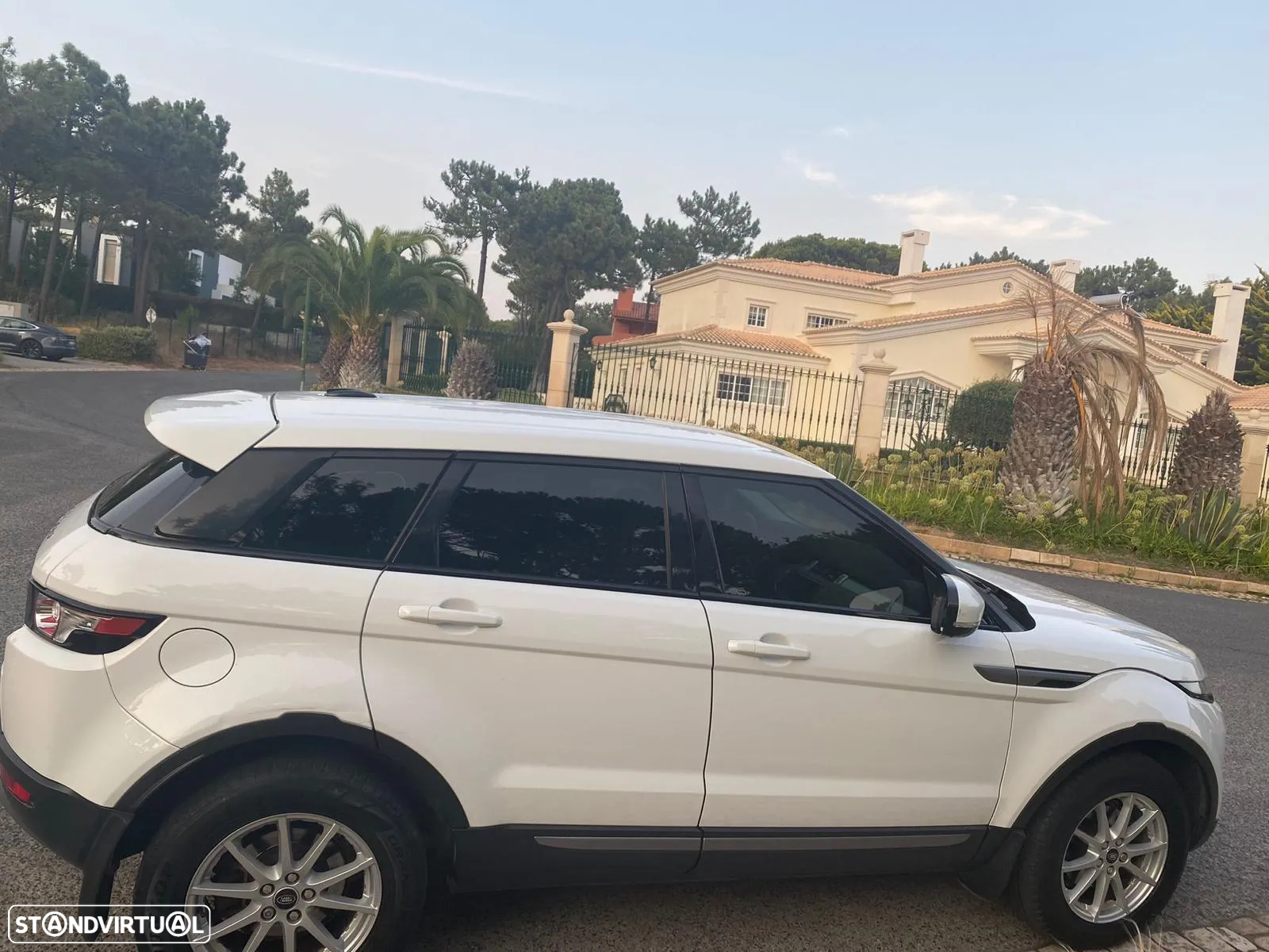 Land Rover Range Rover Evoque 2.2 SD4 Dynamic Auto - 9