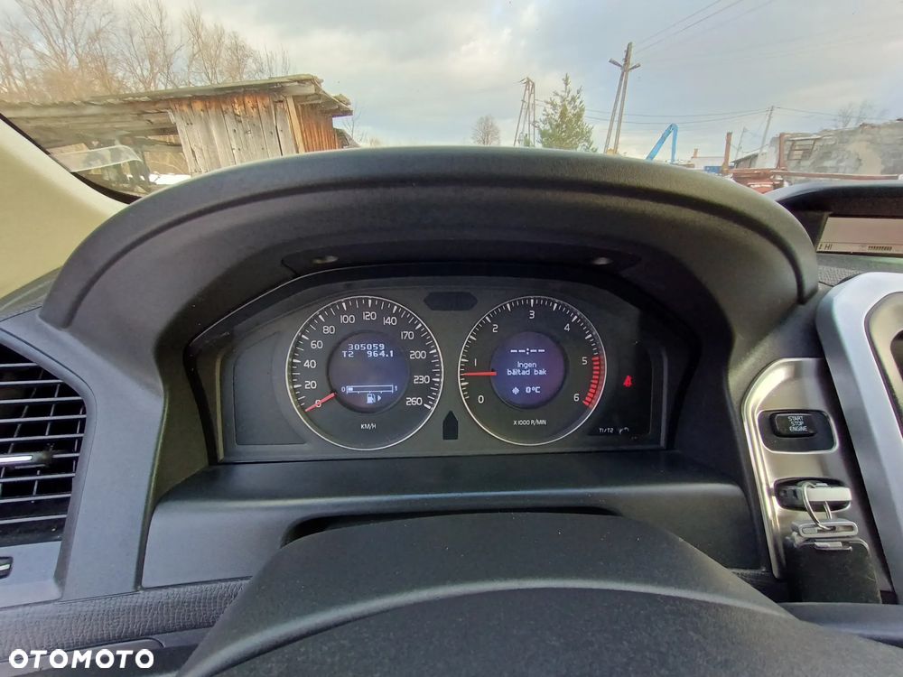 Volvo XC 60 2.4D DRIVe - 8
