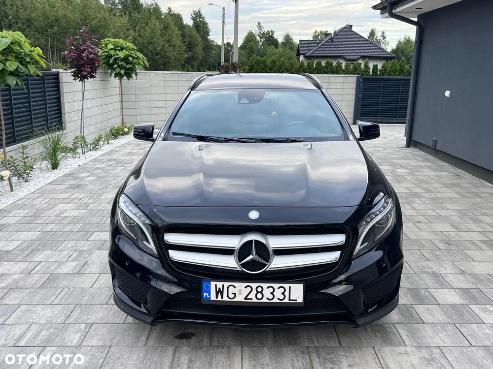 Mercedes-Benz GLA 250 4-Matic AMG Line - 3