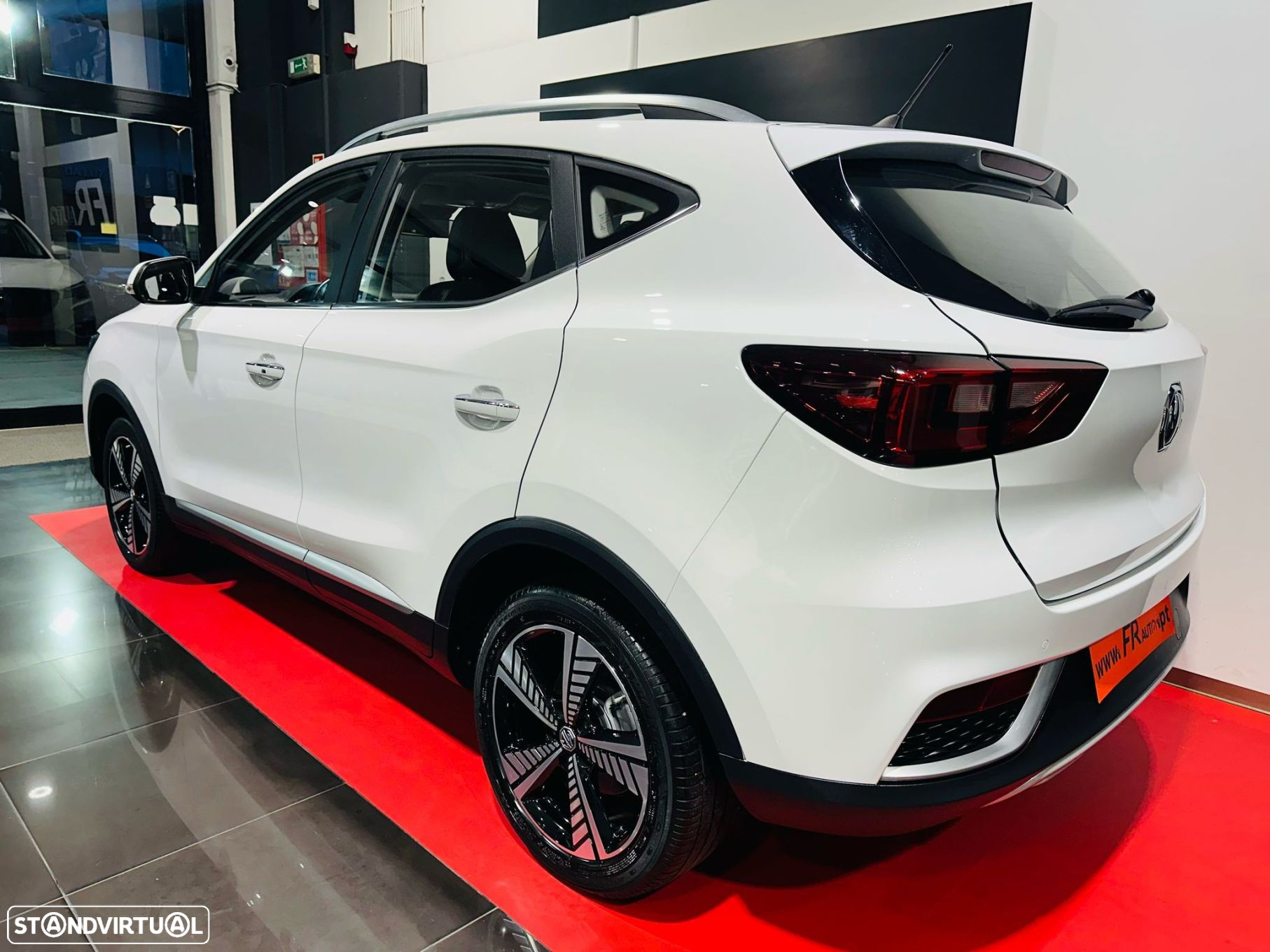 MG ZS EV 44.5 kWh Luxury - 16