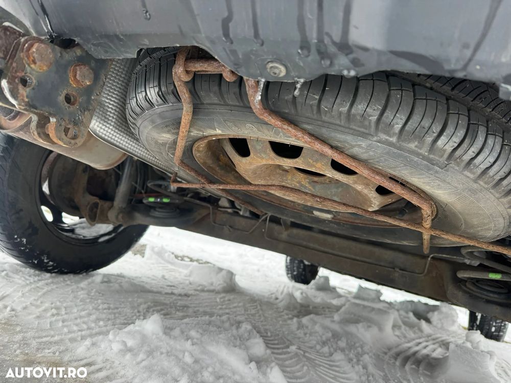 Dacia Duster dCi 90 FAP 4x2 Ambiance - 21