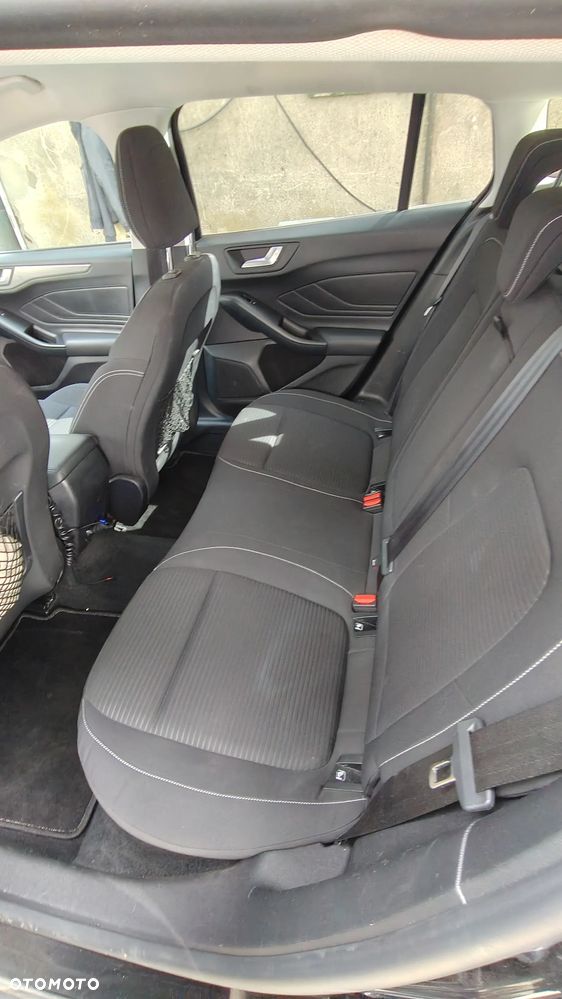 Ford Focus 1.0 EcoBoost Active - 31