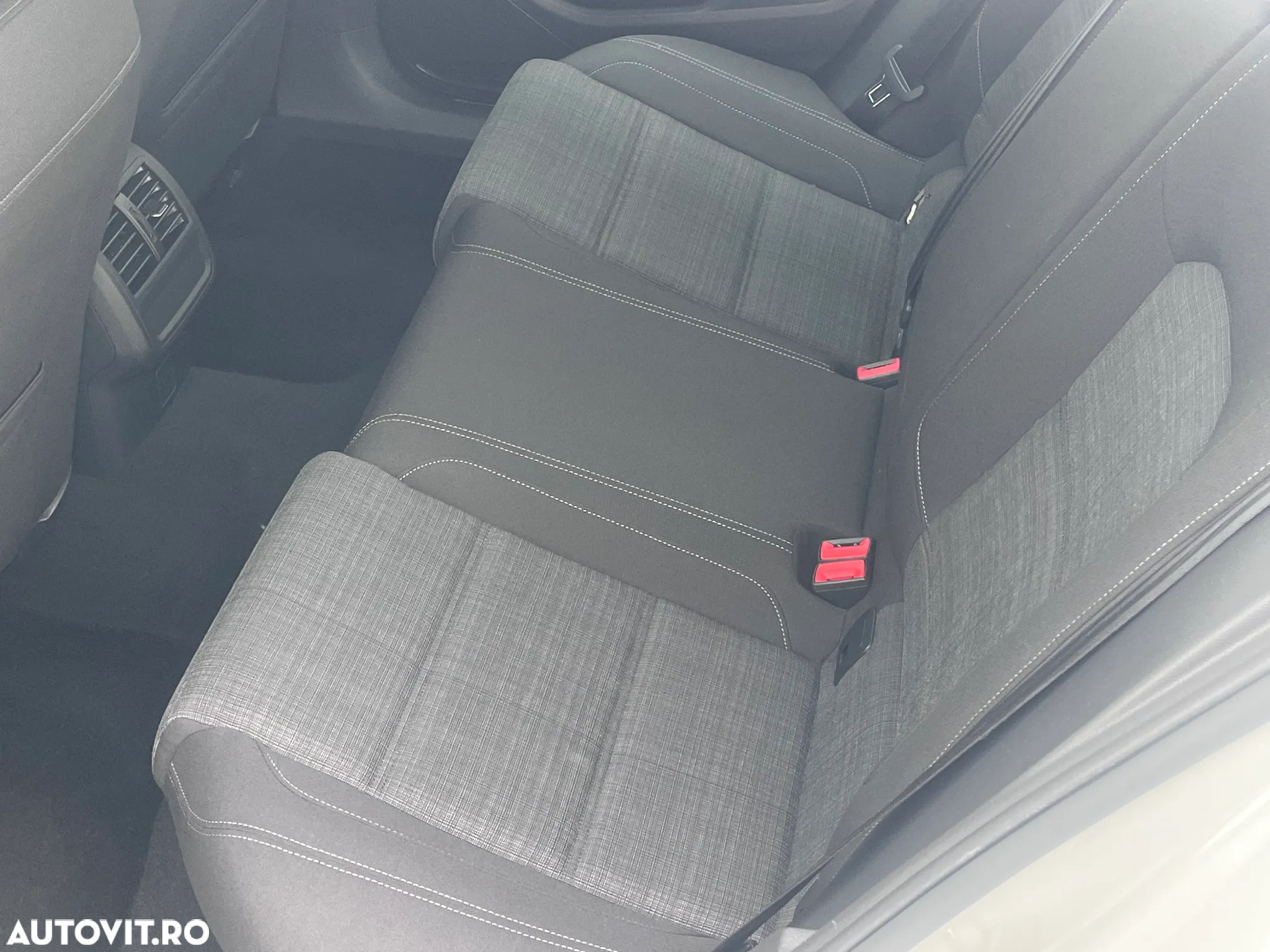 Volkswagen Passat 1.6 TDI DSG Comfortline - 20