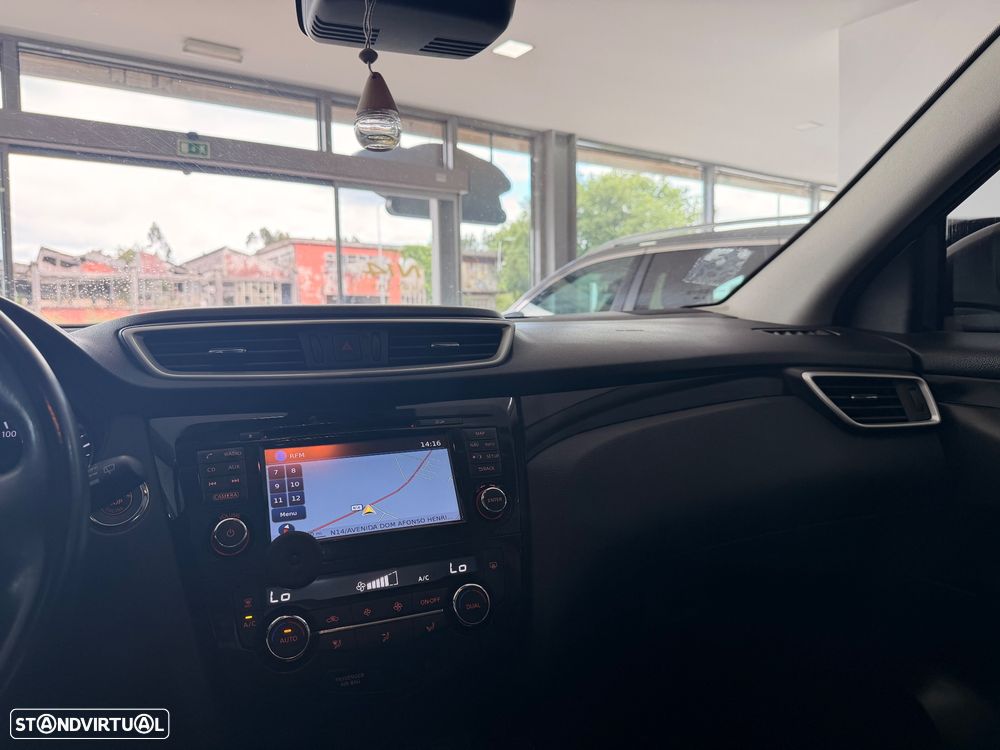 Nissan Qashqai 1.5 dCi N-Connecta 18 - 14