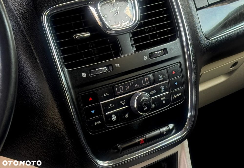 Lancia Voyager 2.8CRD Platinum - 19
