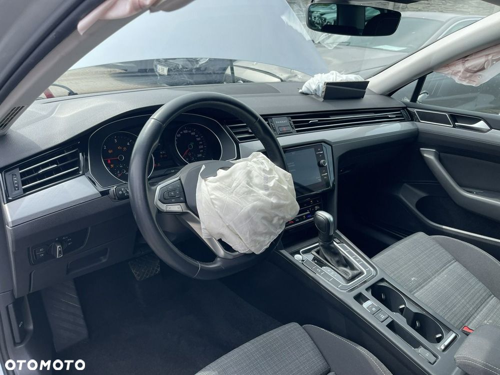 Volkswagen Passat Variant 2.0 TDI SCR DSG Conceptline - 10
