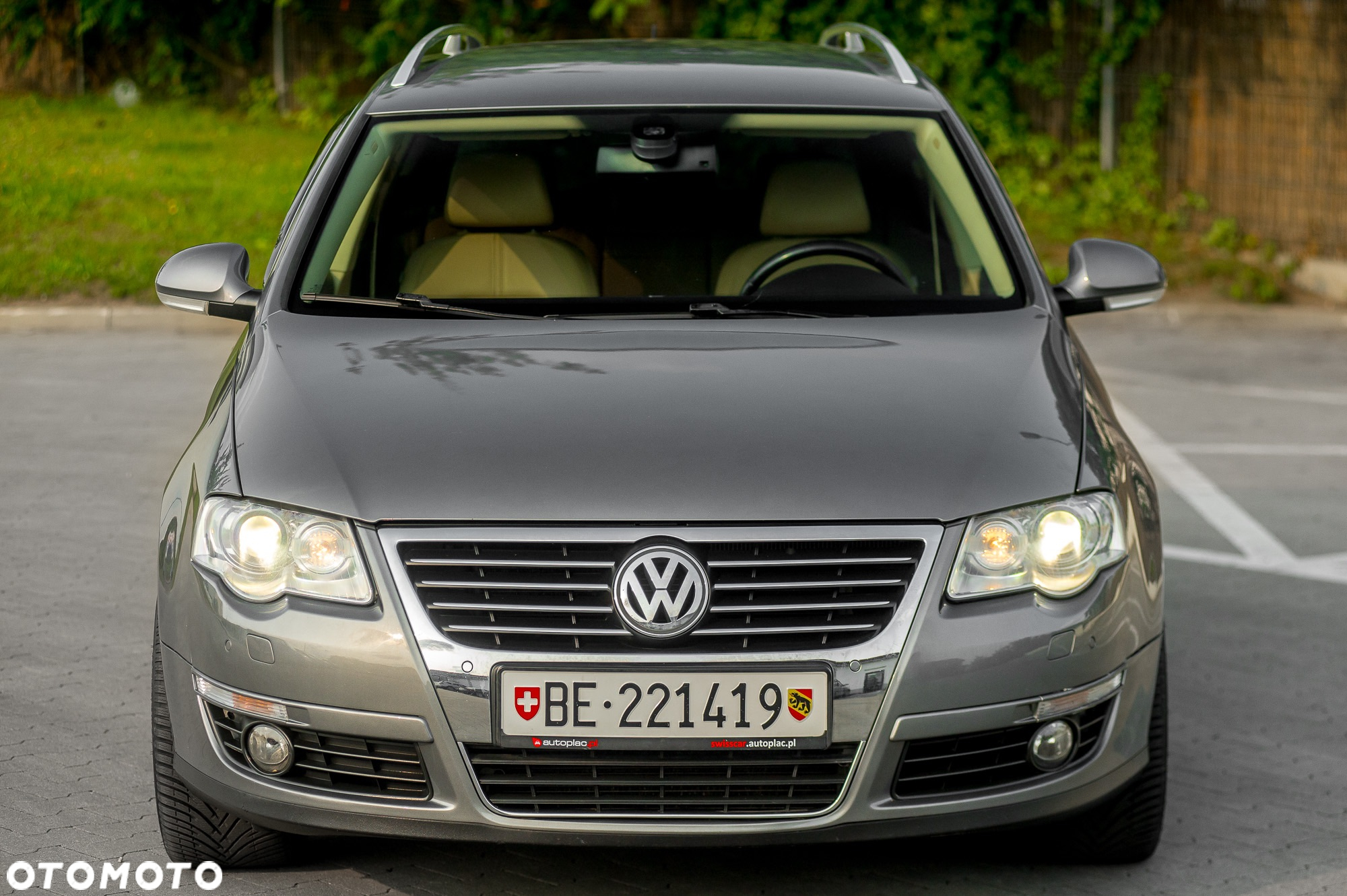 Volkswagen Passat - 4