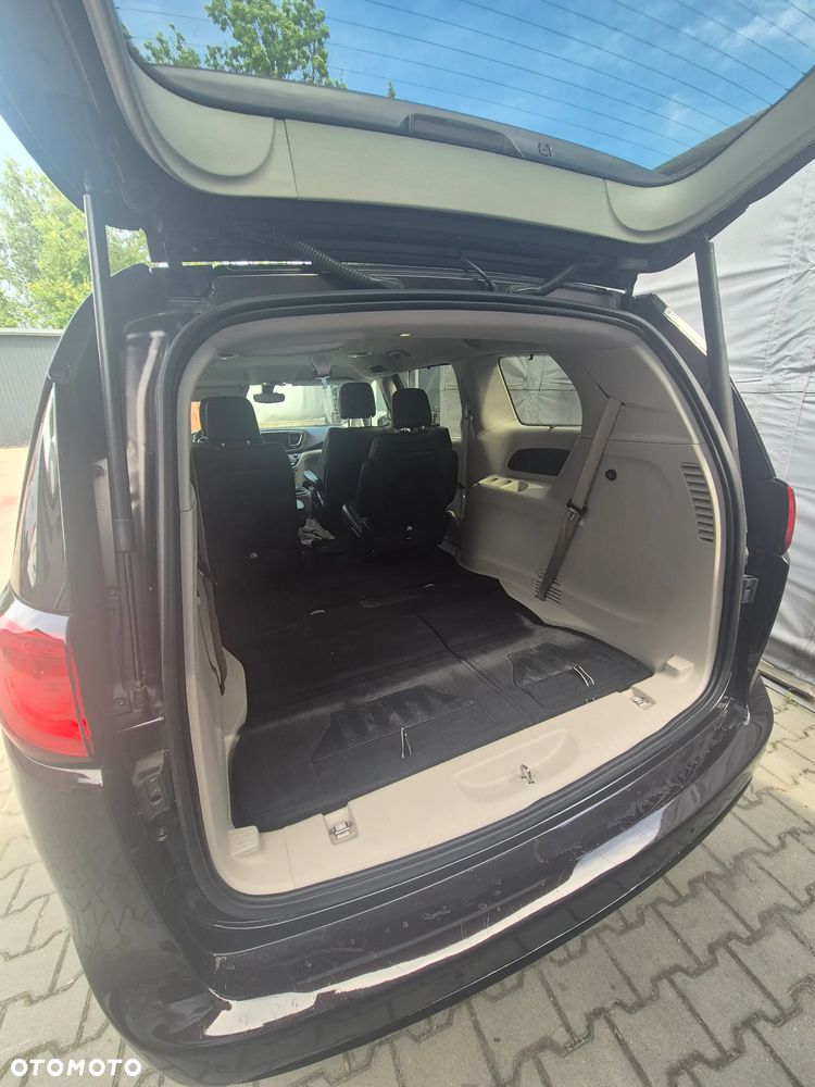 Chrysler Pacifica - 6