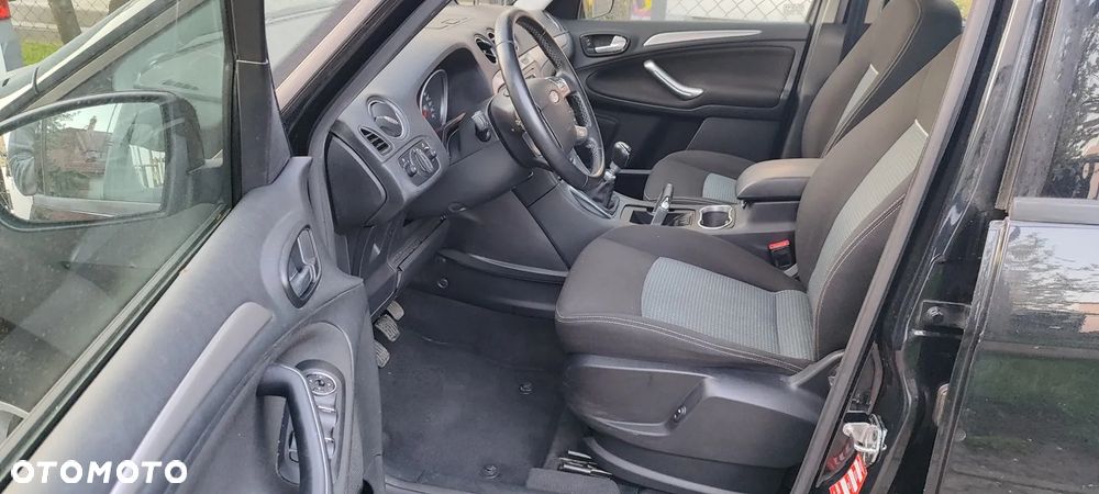 Ford Galaxy - 5