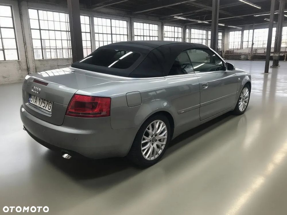 Audi A4 Cabrio 2.0 TDI DPF multitronic - 6