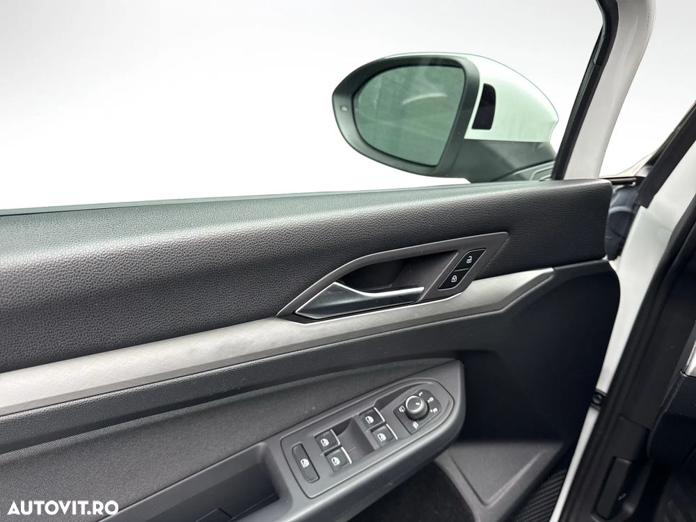 Volkswagen Golf 1.5 eTSI ACT DSG MHEV Life - 16