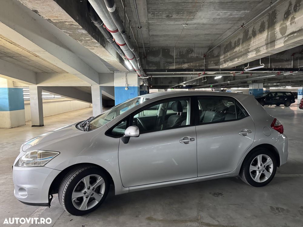 Toyota Auris 1.6 L Valvematic M/M Executive - 2
