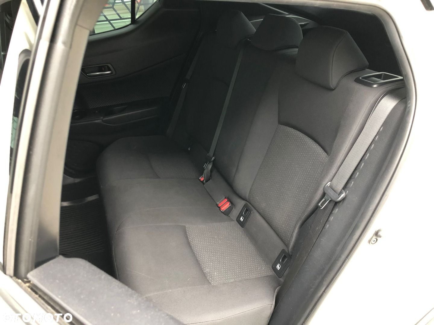 Toyota C-HR 1.8 Hybrid Prestige - 31