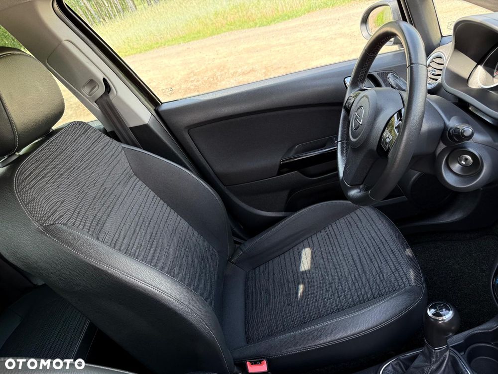Opel Corsa 1.2 16V Cosmo - 25