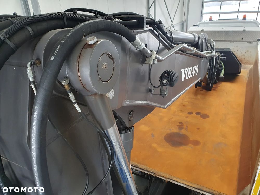 Volvo - 16