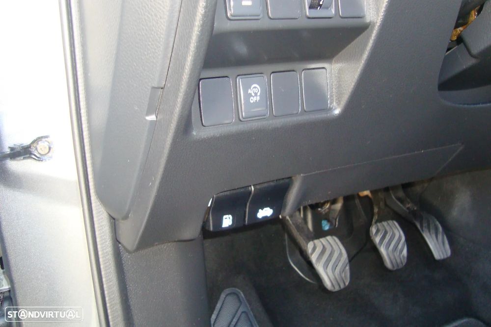 Nissan Qashqai 1.5 dCi N-Connecta J18+Led - 25