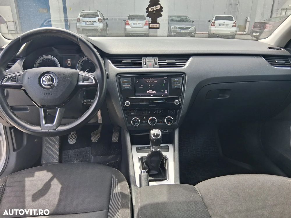 Skoda Octavia 1.6 TDI Active - 8