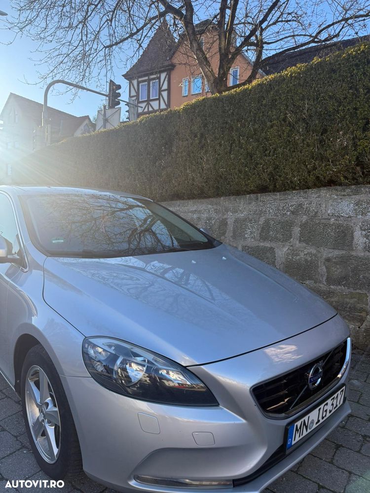 Volvo V40 D4 Momentum - 9