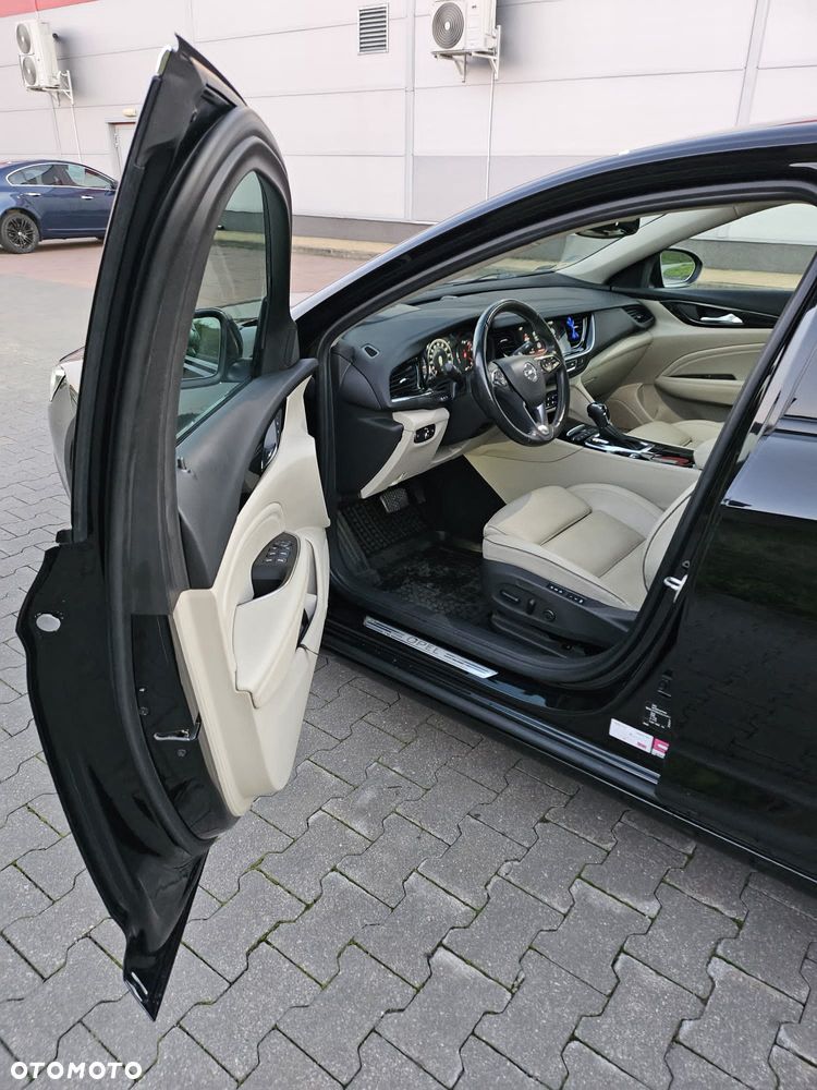 Opel Insignia 2.0 T 4x4 Innovation S&S - 9