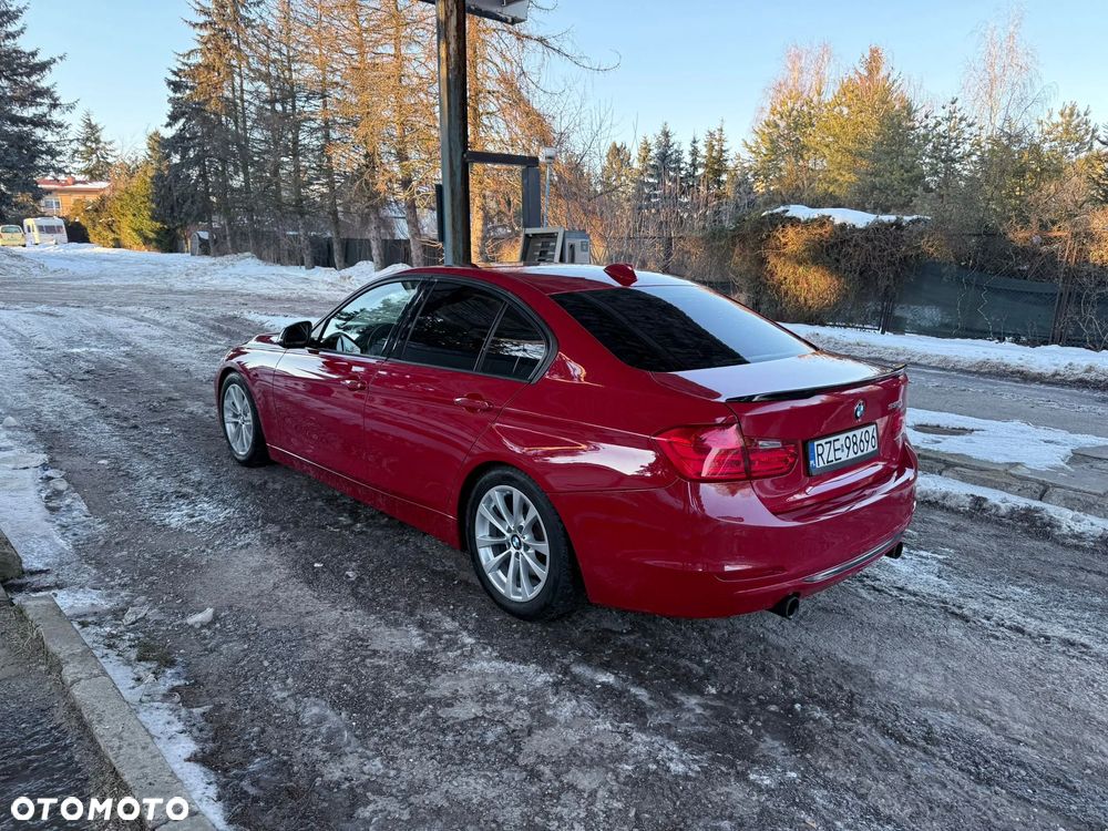 BMW Seria 3 335i Sport Line - 9