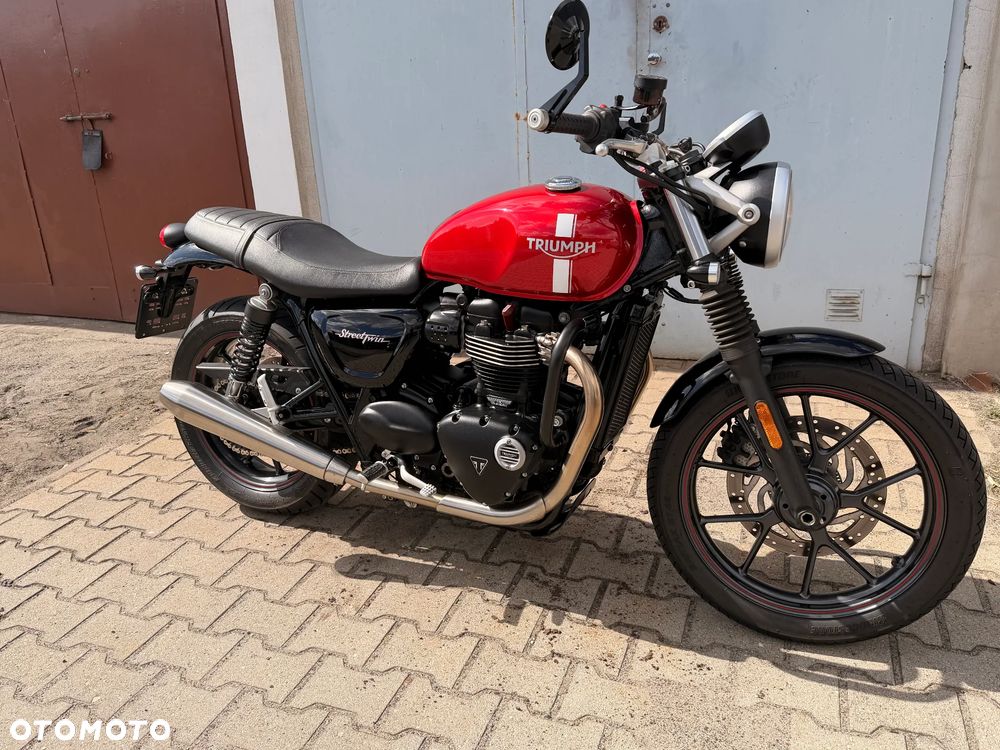 Triumph Street Twin - 1